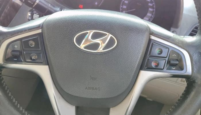 2014 Hyundai Verna FLUIDIC 1.6 CRDI SX, Diesel, Manual, 1,27,096 km, interior
