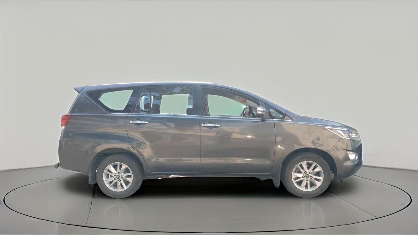 2017 Toyota Innova Crysta 2.8 ZX AT 7 STR, Diesel, Automatic, 2,13,068 km, exterior