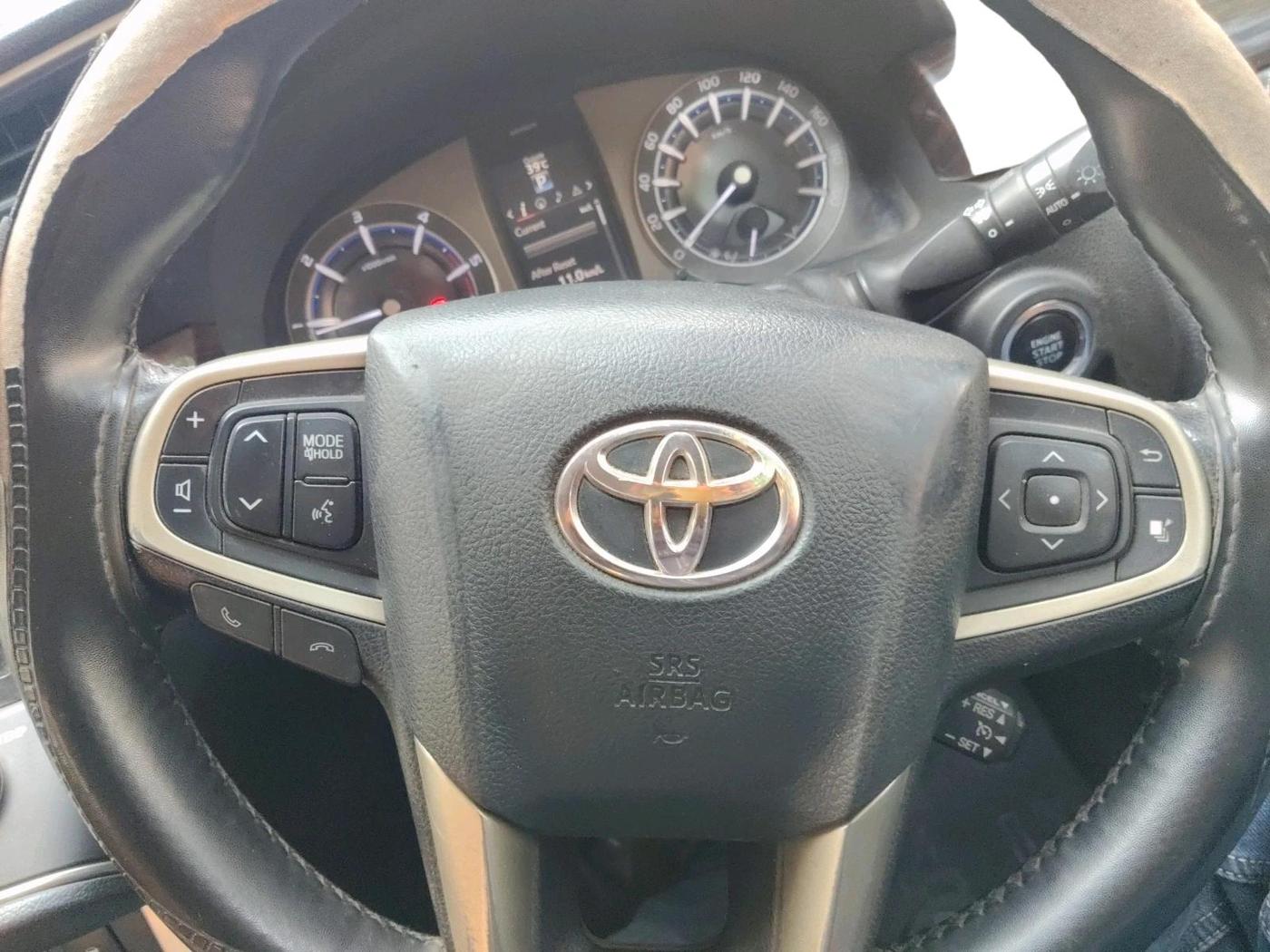 2017 Toyota Innova Crysta 2.8 ZX AT 7 STR, Diesel, Automatic, 2,13,068 km, interior