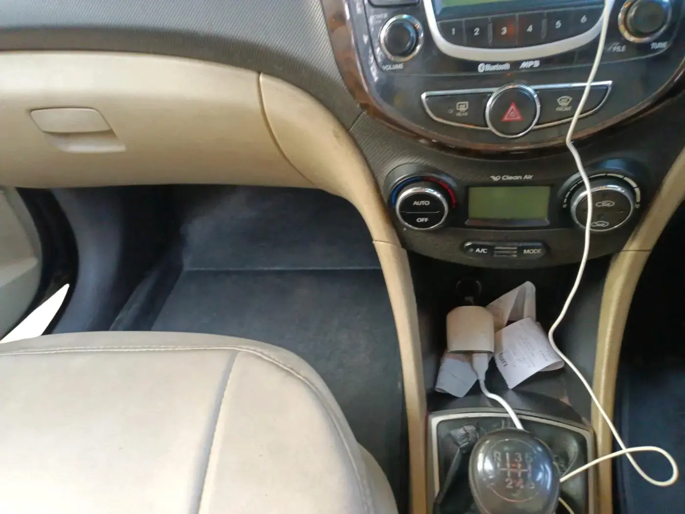 2013 Hyundai Verna FLUIDIC 1.6 CRDI SX, Diesel, Manual, 1,57,509 km, interior