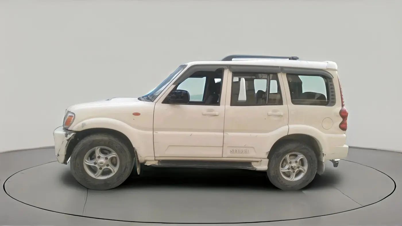2014 Mahindra Scorpio SLE, Diesel, Manual, 1,07,001 km, exterior