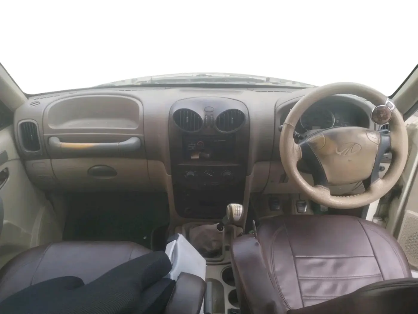 2014 Mahindra Scorpio SLE, Diesel, Manual, 1,07,001 km, interior