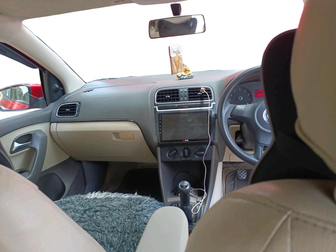 2011 Volkswagen Vento TRENDLINE 1.6, CNG, Manual, 1,62,558 km, interior