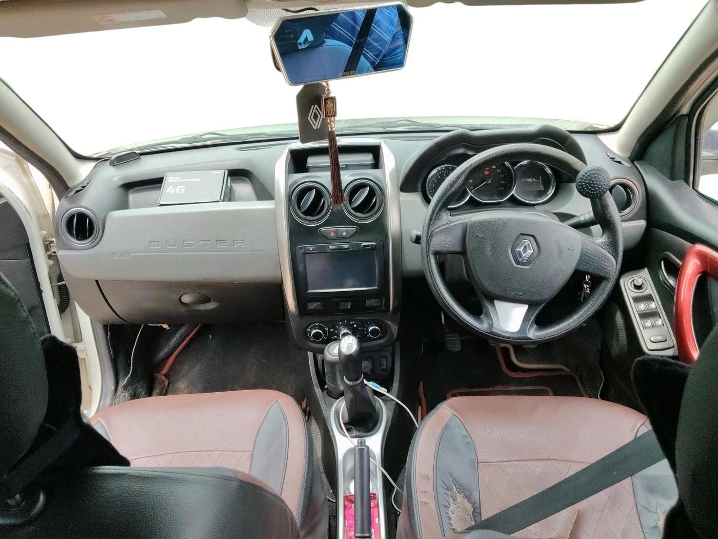 2017 Renault Duster 85 PS RXS MT DIESEL, Diesel, Manual, 1,77,454 km, interior
