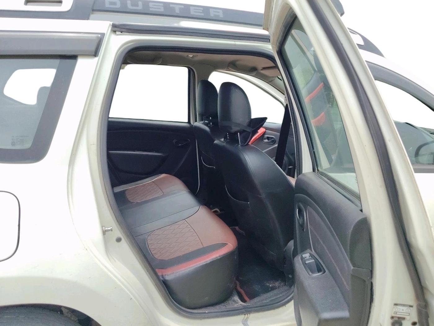 2017 Renault Duster 85 PS RXS MT DIESEL, Diesel, Manual, 1,77,454 km, interior