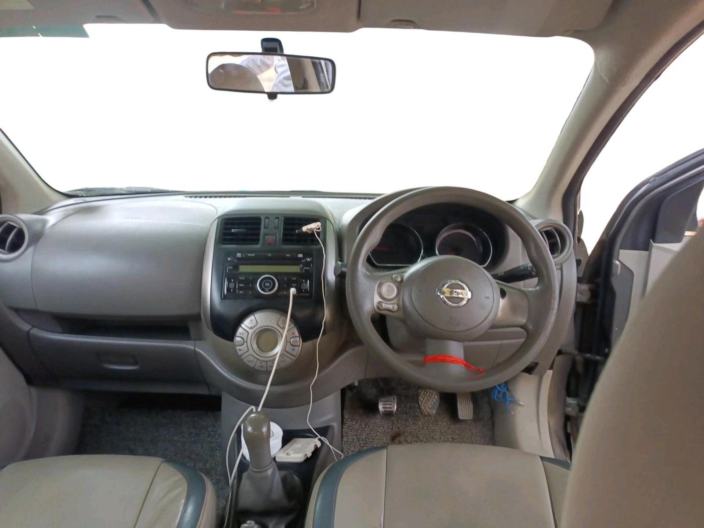 2013 Nissan Sunny XV DIESEL, Diesel, Manual, 1,35,284 km, interior
