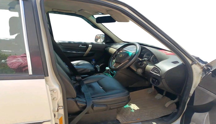 2016 Tata Safari Storme 2.2 EX 4X2, Diesel, Manual, 1,65,682 km, interior