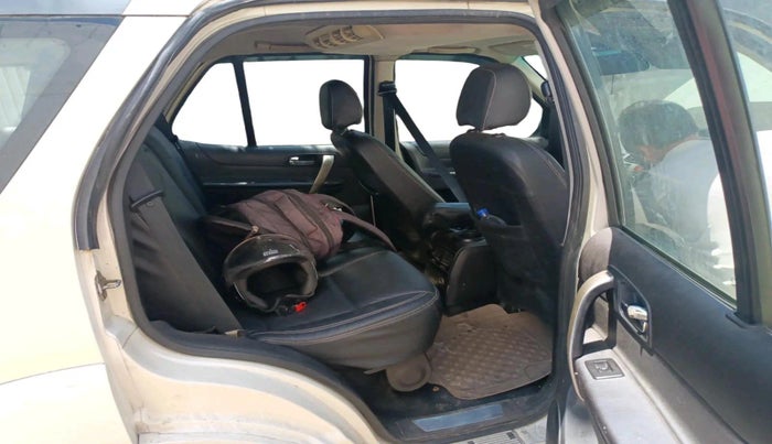 2016 Tata Safari Storme 2.2 EX 4X2, Diesel, Manual, 1,65,682 km, interior