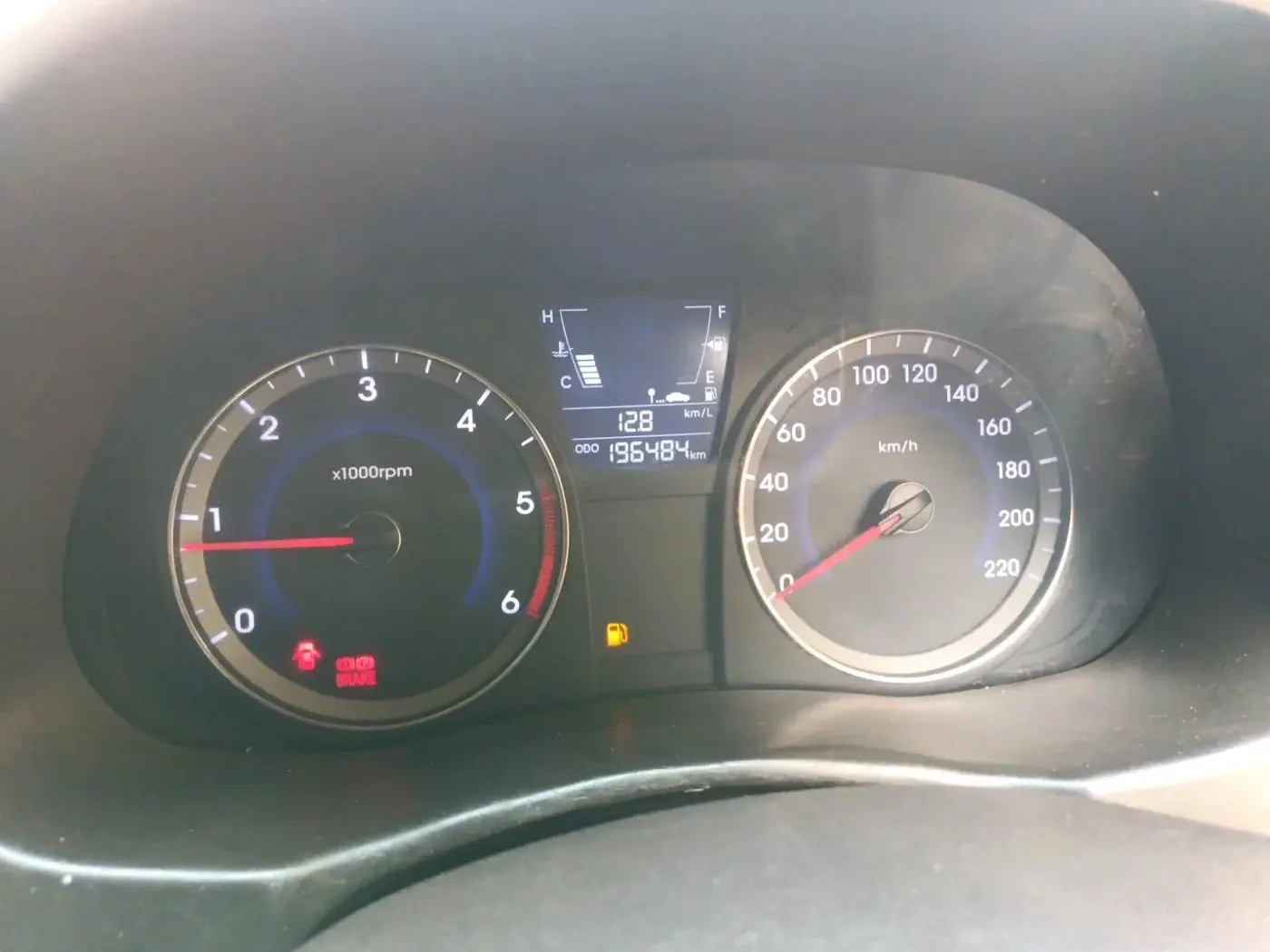 2014 Hyundai Verna FLUIDIC 1.6 CRDI, Diesel, Manual, 1,96,484 km, interior