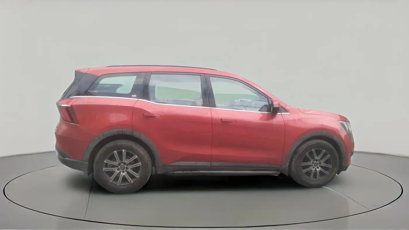 2023 Mahindra XUV700 AX 7 LUXURY D AWD AT 7 STR, Diesel, Automatic, 96,065 km, exterior