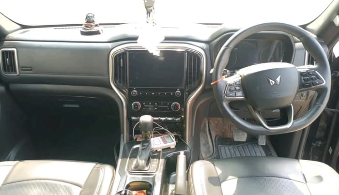 2025 Mahindra SCORPIO-N Z8 L DIESEL AT 2WD 7 STR, Diesel, Automatic, 19,069 km, interior