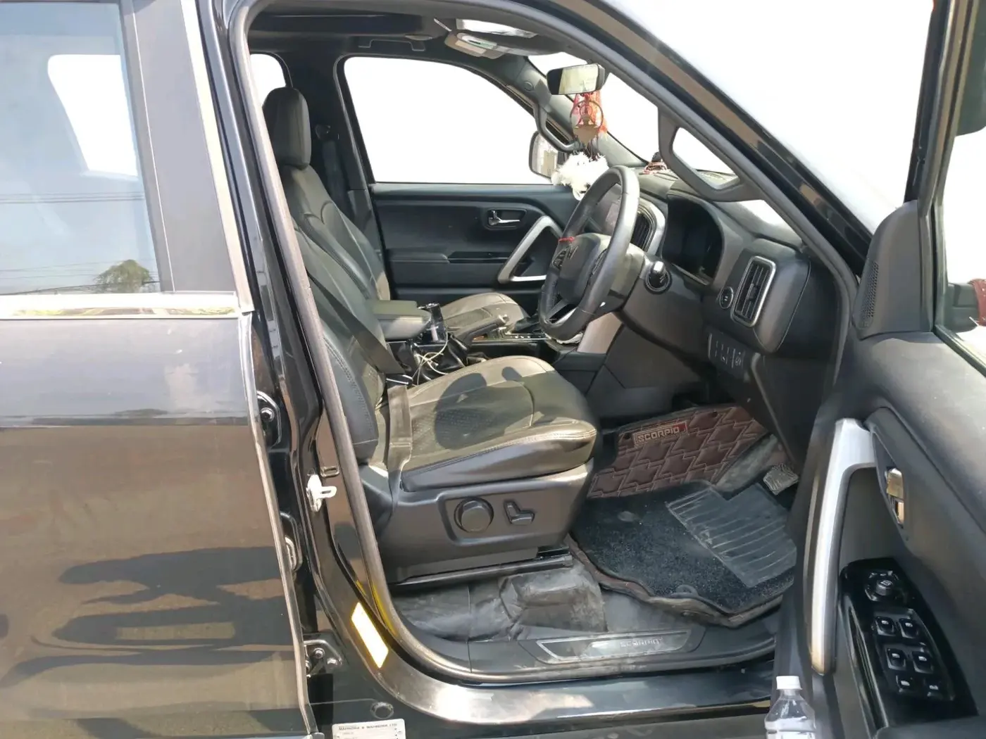 2025 Mahindra SCORPIO-N Z8 L DIESEL AT 2WD 7 STR, Diesel, Automatic, 19,069 km, interior