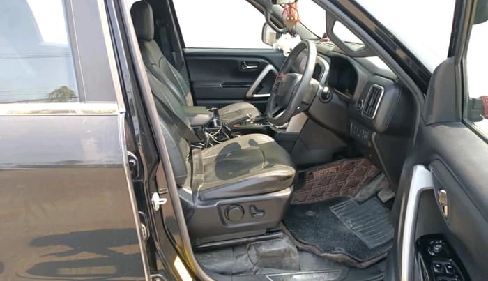2025 Mahindra SCORPIO-N Z8 L DIESEL AT 2WD 7 STR, Diesel, Automatic, 19,069 km, interior