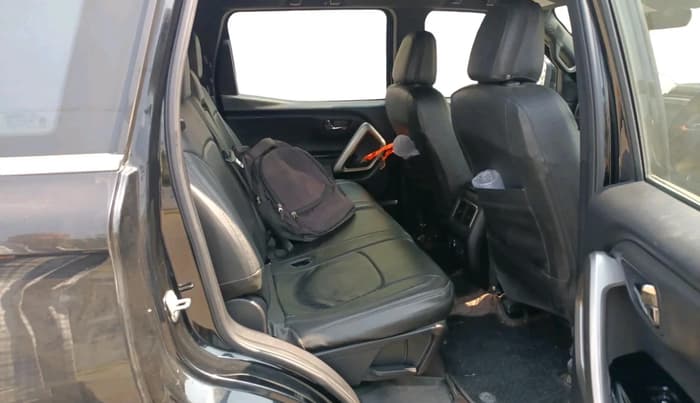 2025 Mahindra SCORPIO-N Z8 L DIESEL AT 2WD 7 STR, Diesel, Automatic, 19,069 km, interior