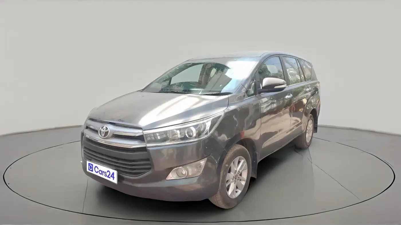 2017 Toyota Innova Crysta 2.4 VX 8 STR, Diesel, Manual, 1,06,374 km, exterior