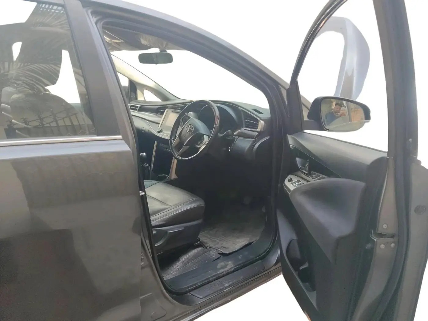 2017 Toyota Innova Crysta 2.4 VX 8 STR, Diesel, Manual, 1,06,374 km, interior