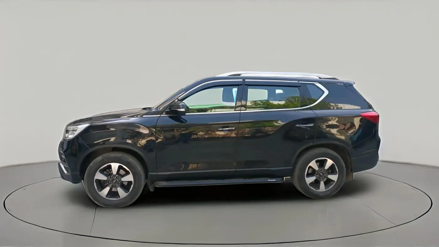 2019 Mahindra ALTURAS G4 4WD AT, Diesel, Automatic, 54,895 km, exterior