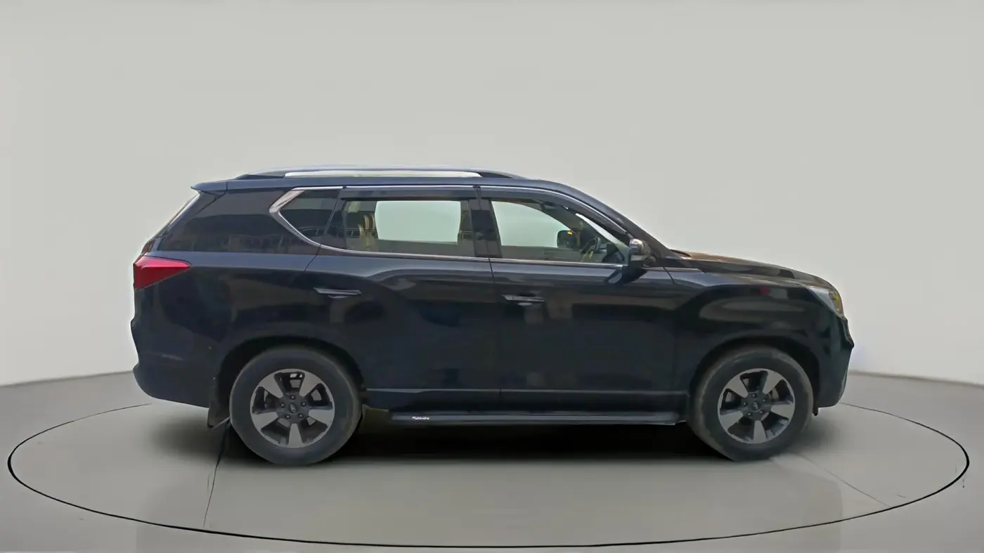 2019 Mahindra ALTURAS G4 4WD AT, Diesel, Automatic, 54,895 km, exterior