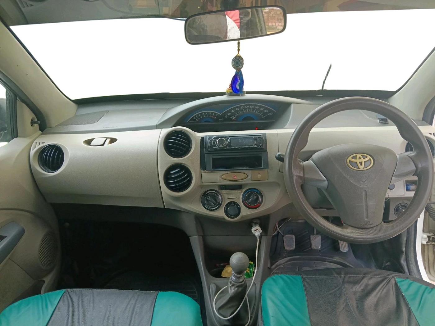 2015 Toyota Etios GD, Diesel, Manual, 1,83,547 km, interior