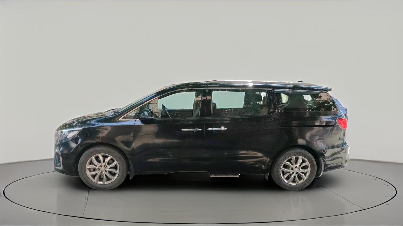 2020 KIA CARNIVAL LIMOUSINE 2.2 7 STR, Diesel, Automatic, 1,61,318 km, exterior