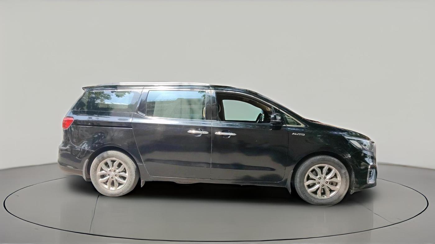 2020 KIA CARNIVAL LIMOUSINE 2.2 7 STR, Diesel, Automatic, 1,61,318 km, exterior