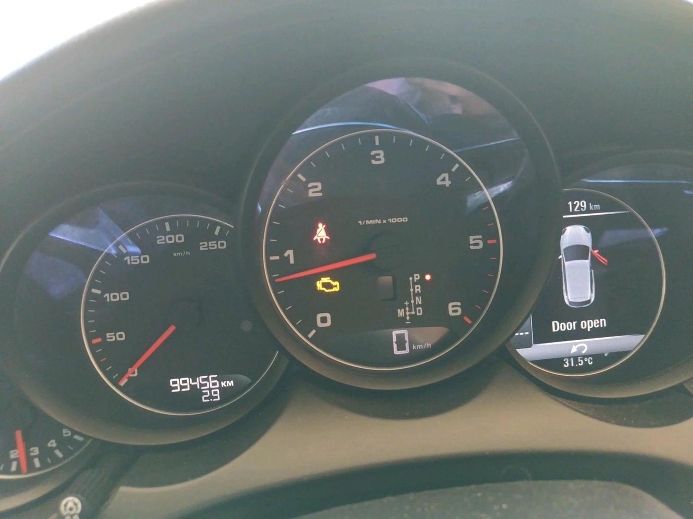 2015 Porsche Cayenne DIESEL, Diesel, Automatic, 99,456 km, interior