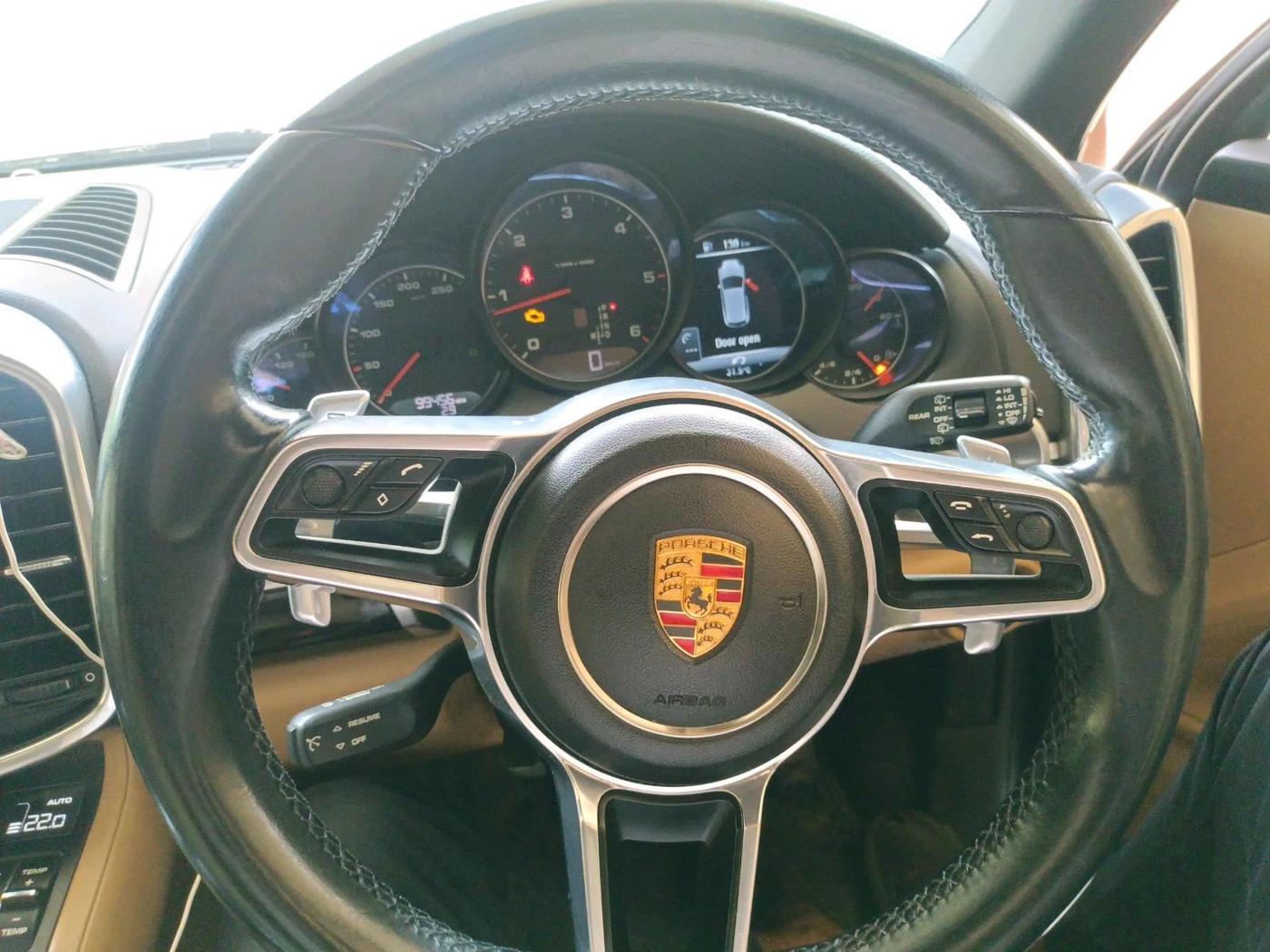 2015 Porsche Cayenne DIESEL, Diesel, Automatic, 99,456 km, interior