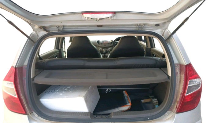 2016 Hyundai i10 SPORTZ 1.1, Petrol, Manual, 60,582 km, exterior