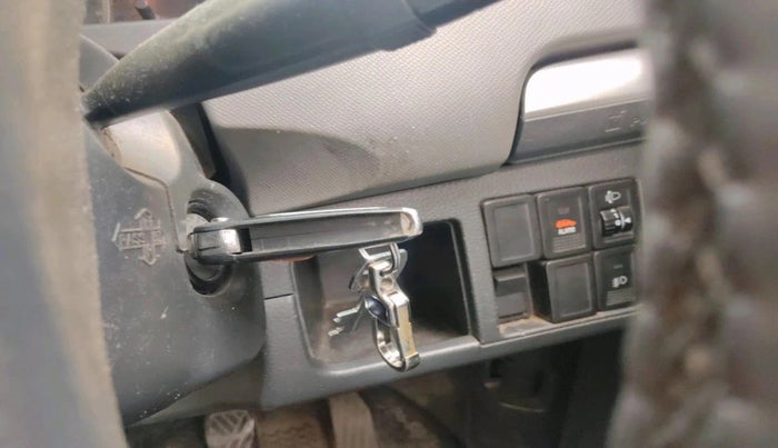 2011 Maruti Wagon R 1.0 VXI  ABS-AIRBAG, Petrol, Manual, 1,08,291 km, interior