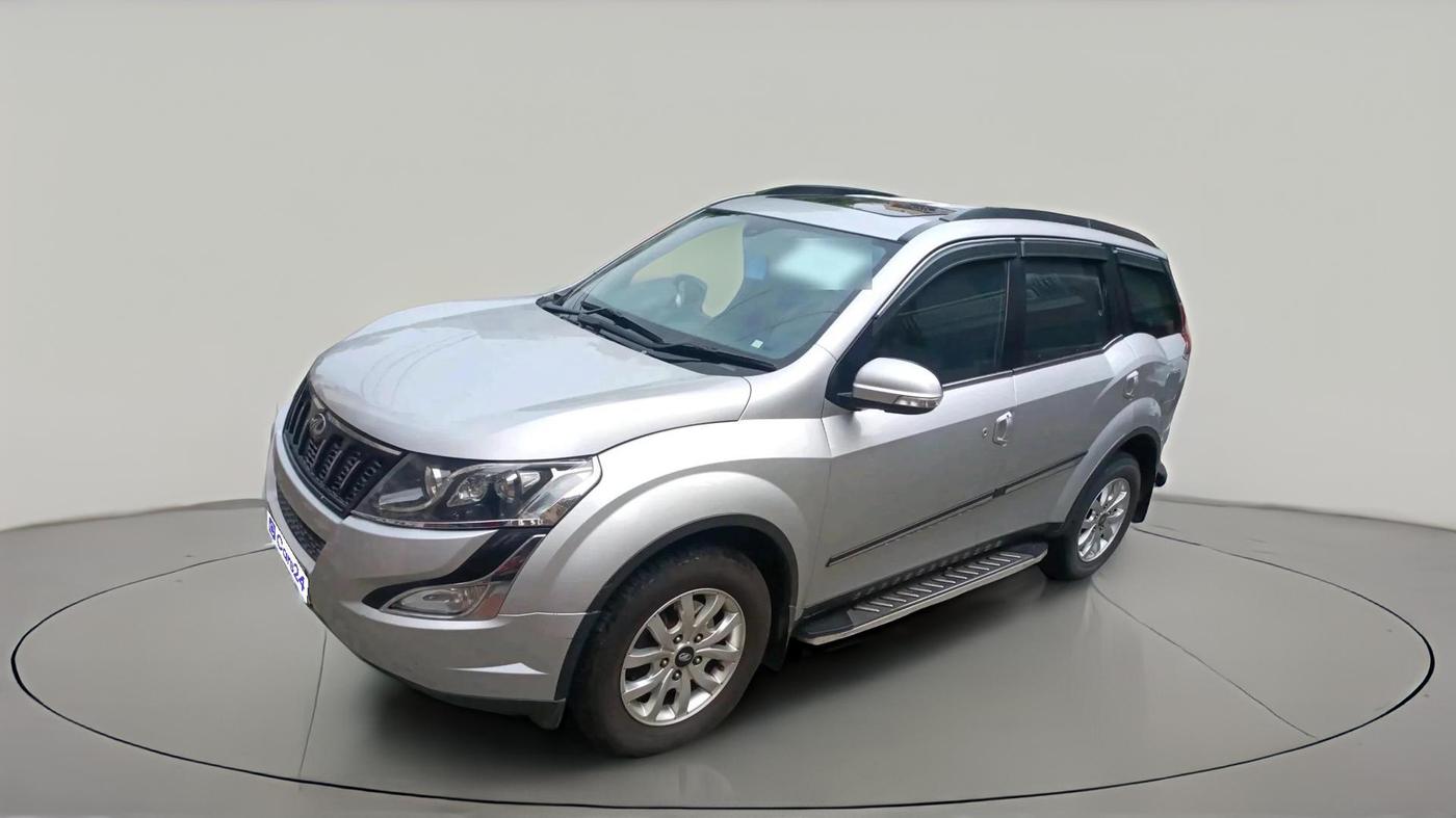 2017 Mahindra XUV500 W10 AT, Diesel, Automatic, 98,417 km, exterior