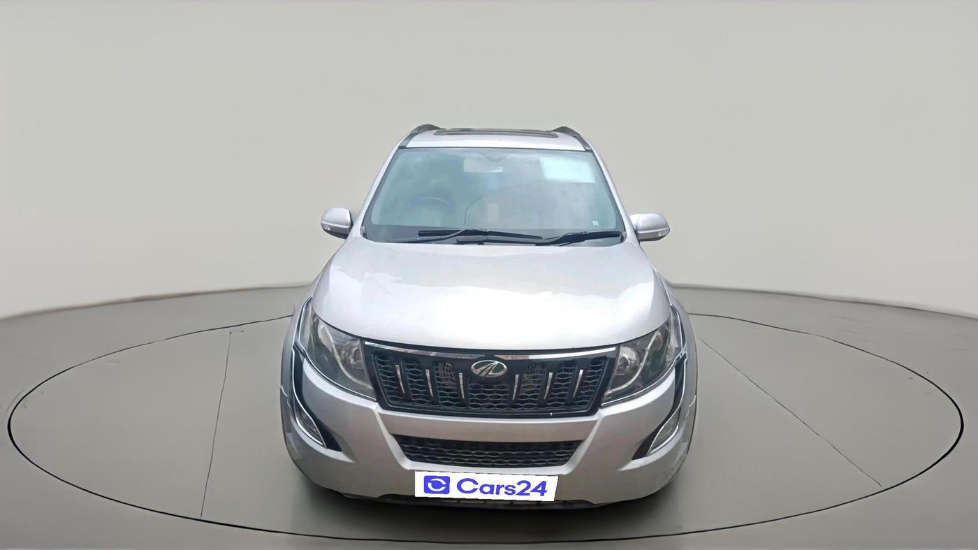 2017 Mahindra XUV500 W10 AT, Diesel, Automatic, 98,417 km, exterior
