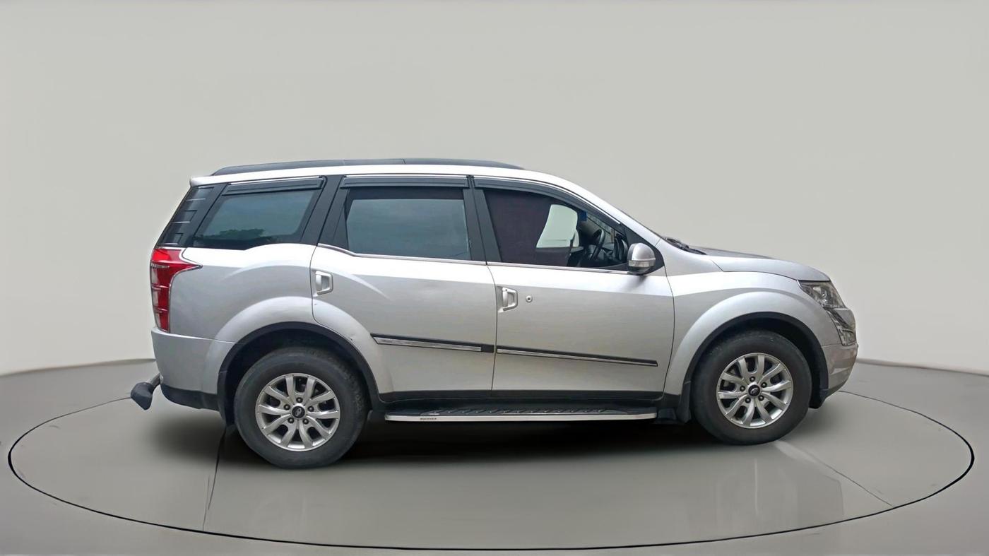 2017 Mahindra XUV500 W10 AT, Diesel, Automatic, 98,417 km, exterior