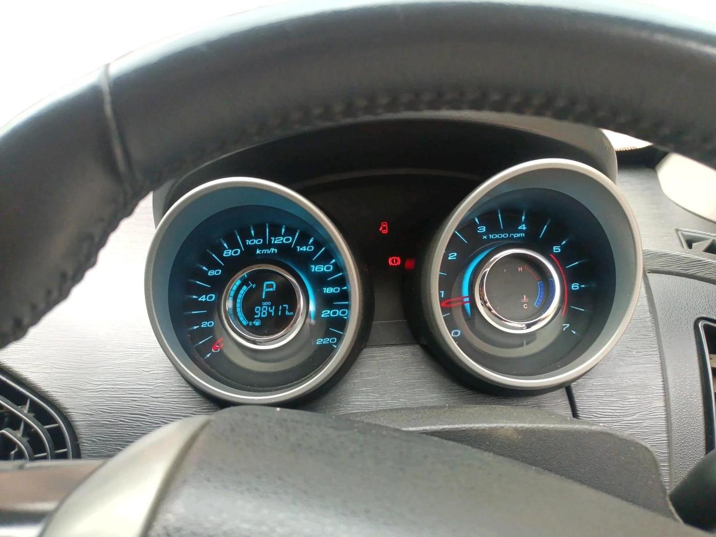 2017 Mahindra XUV500 W10 AT, Diesel, Automatic, 98,417 km, interior