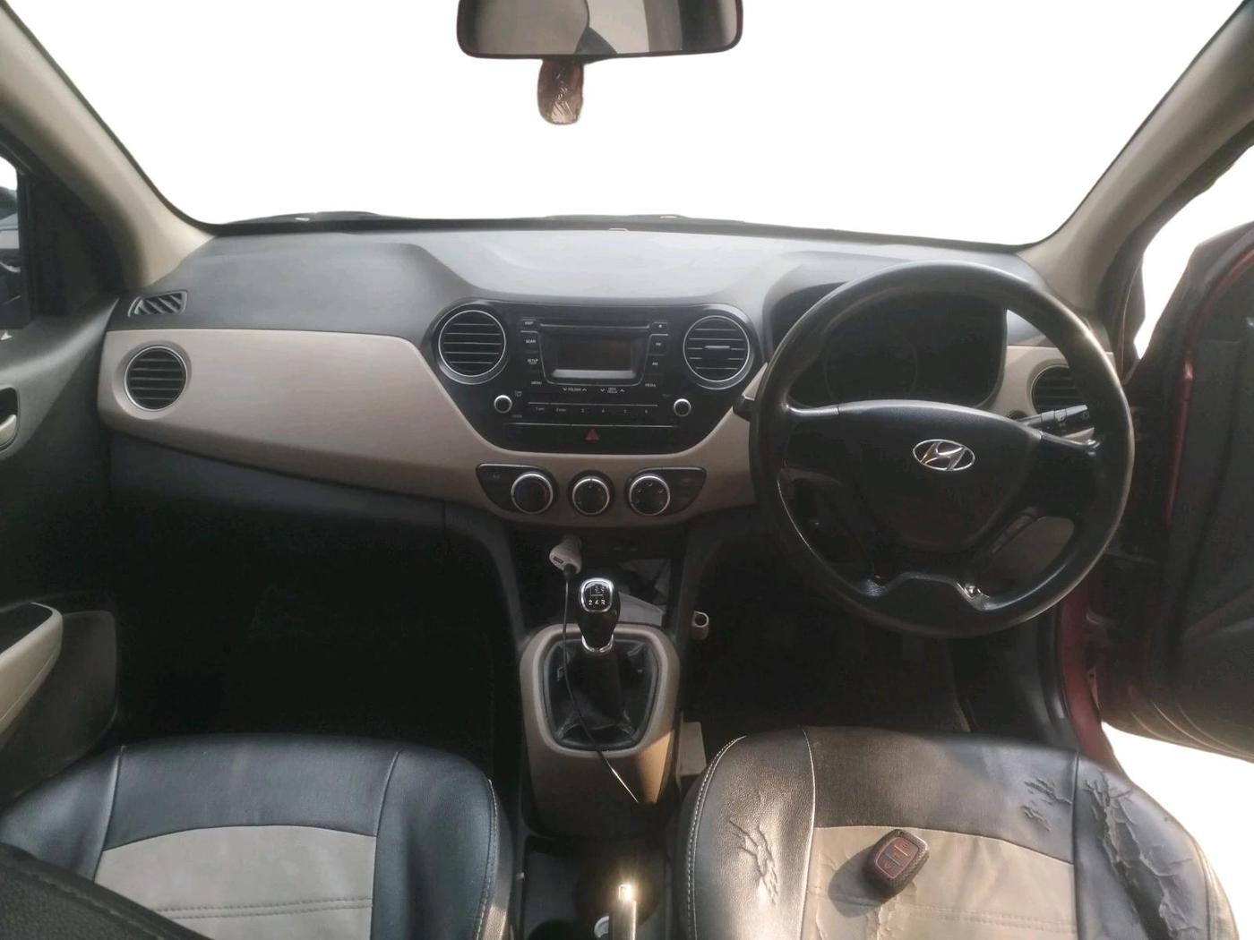 2014 Hyundai Grand i10 SPORTZ 1.2 KAPPA VTVT, Petrol, Manual, 1,28,743 km, interior