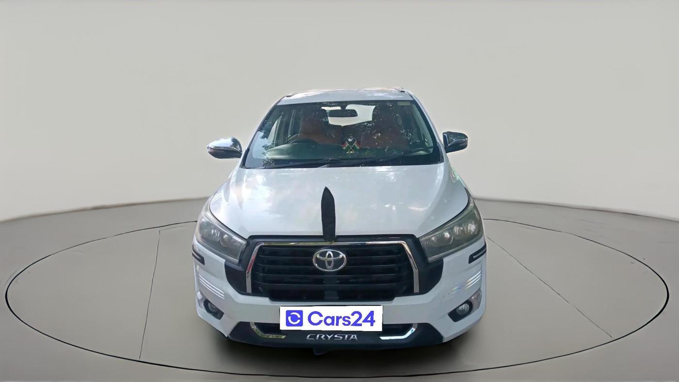 2017 Toyota Innova Crysta 2.4 G 8 STR, Diesel, Manual, 2,38,060 km, exterior