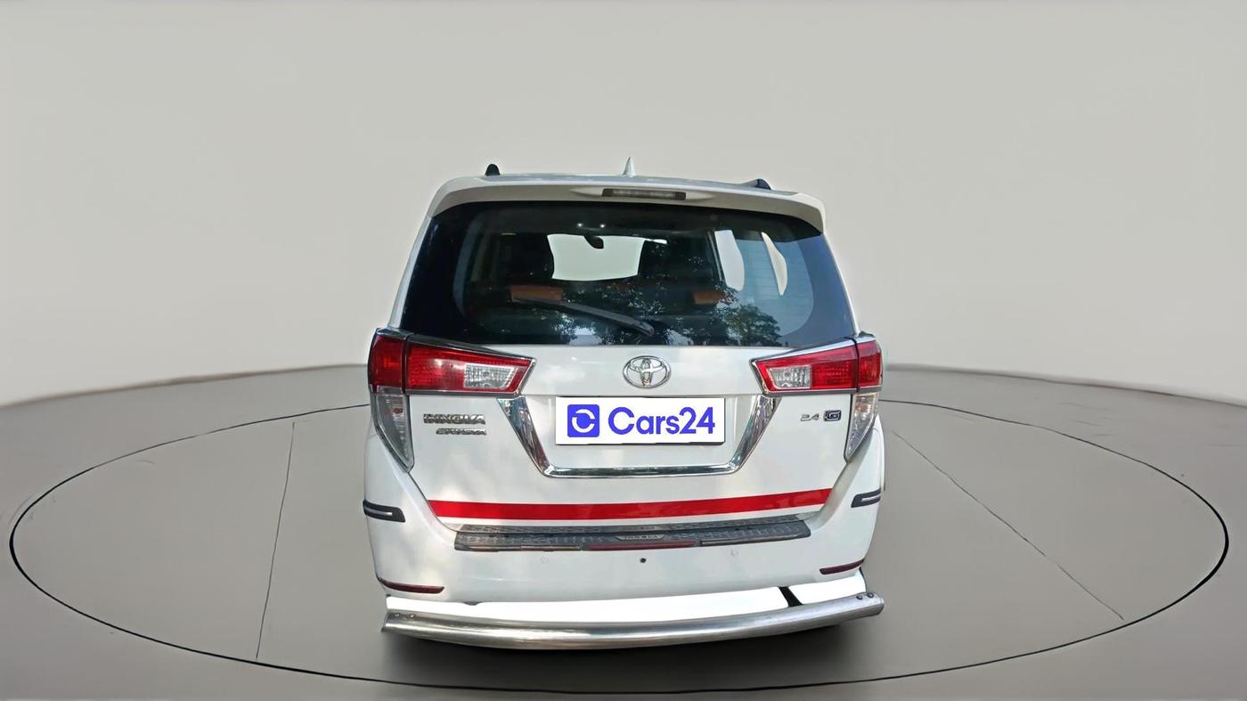 2017 Toyota Innova Crysta 2.4 G 8 STR, Diesel, Manual, 2,38,060 km, exterior