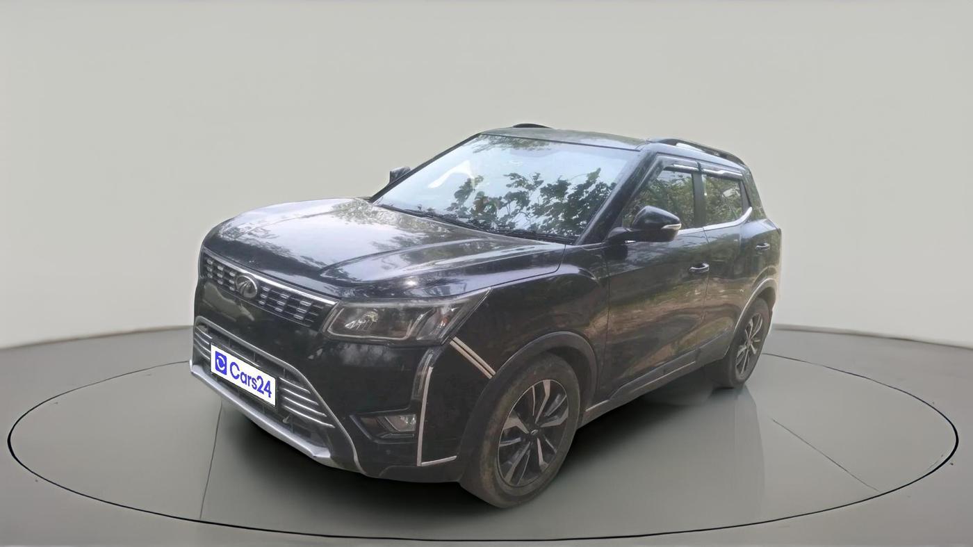 2020 Mahindra XUV300 W8 (O) 1.5 DIESEL, Diesel, Manual, 1,04,732 km, exterior