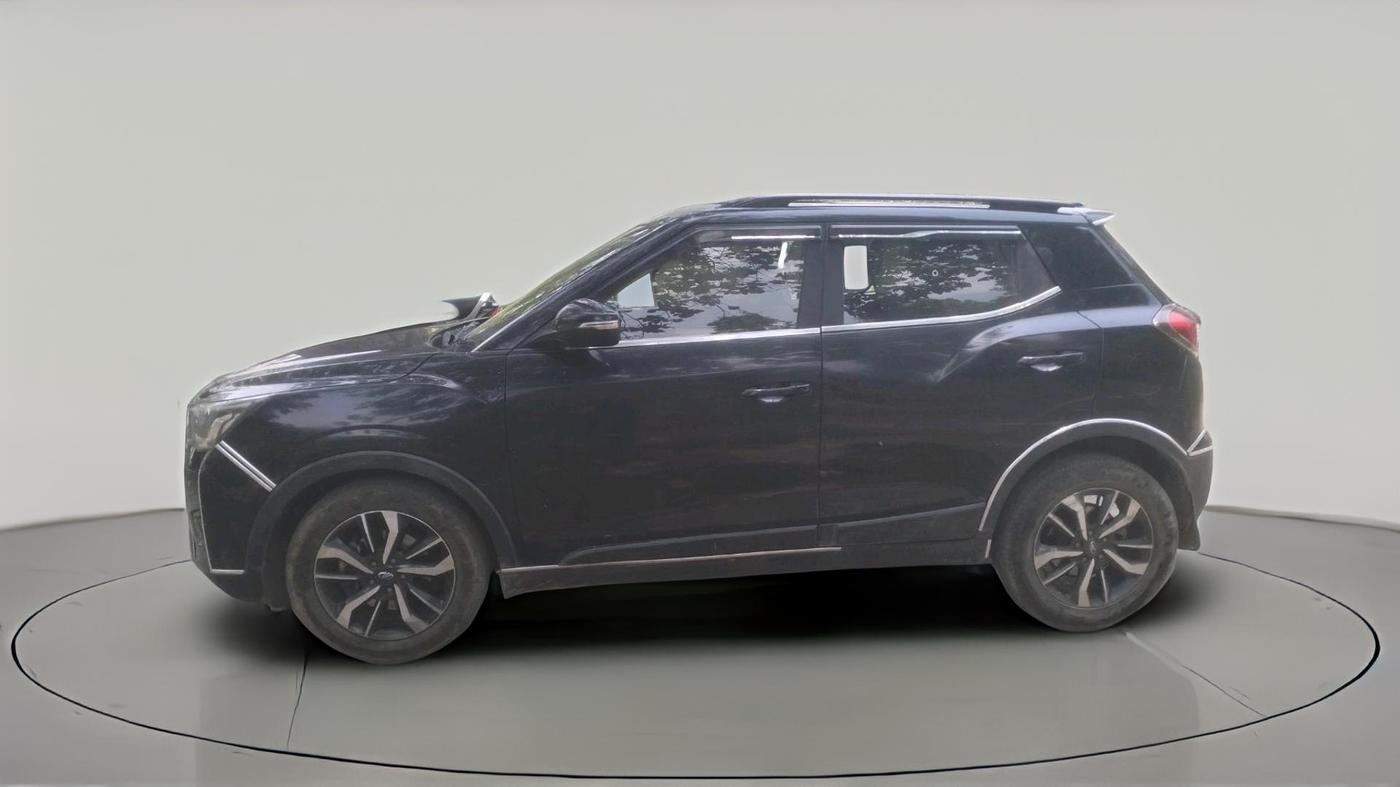 2020 Mahindra XUV300 W8 (O) 1.5 DIESEL, Diesel, Manual, 1,04,732 km, exterior