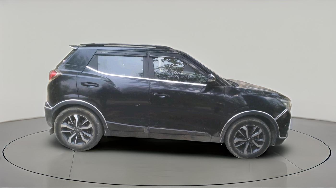 2020 Mahindra XUV300 W8 (O) 1.5 DIESEL, Diesel, Manual, 1,04,732 km, exterior