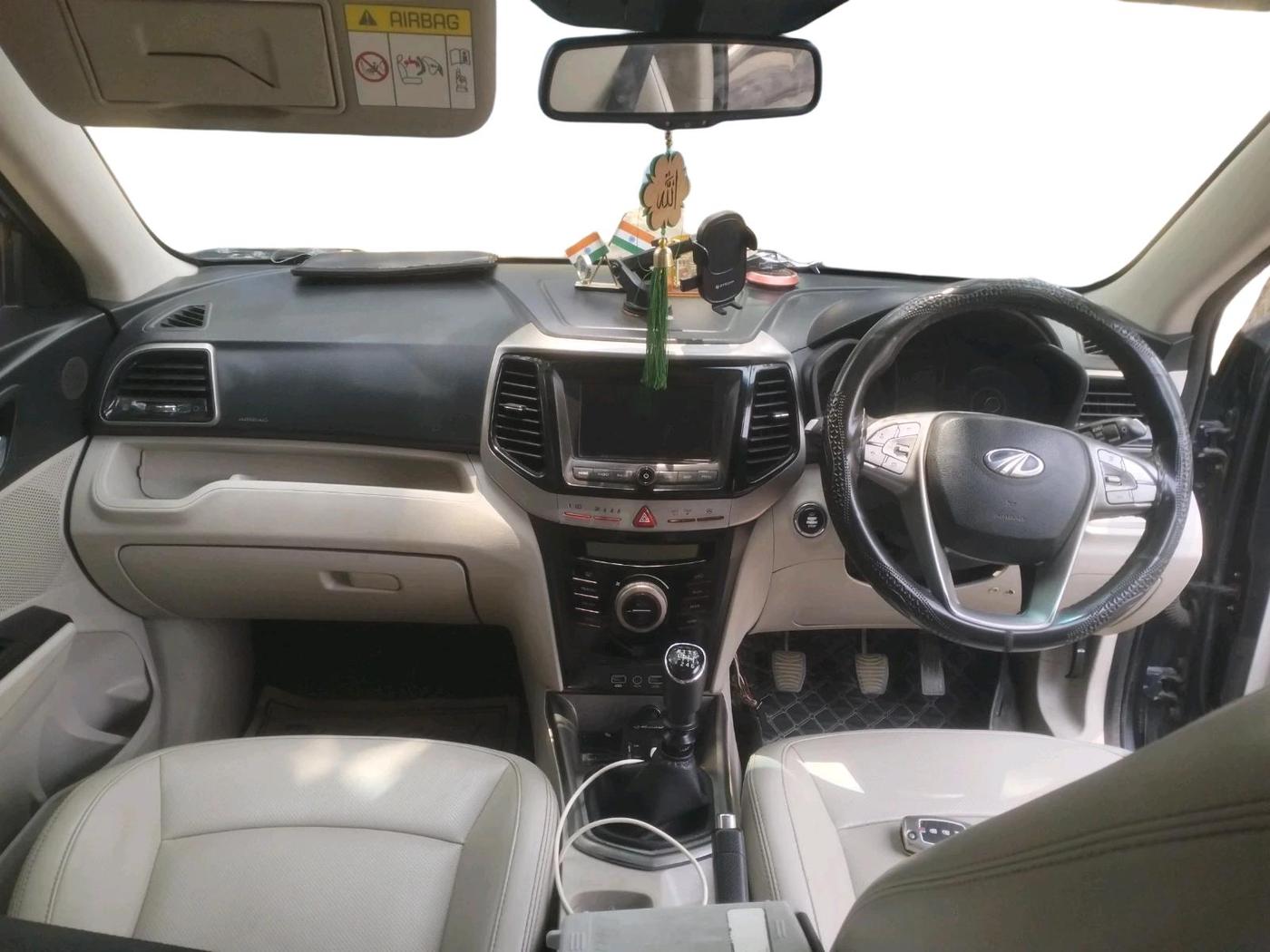 2020 Mahindra XUV300 W8 (O) 1.5 DIESEL, Diesel, Manual, 1,04,732 km, interior