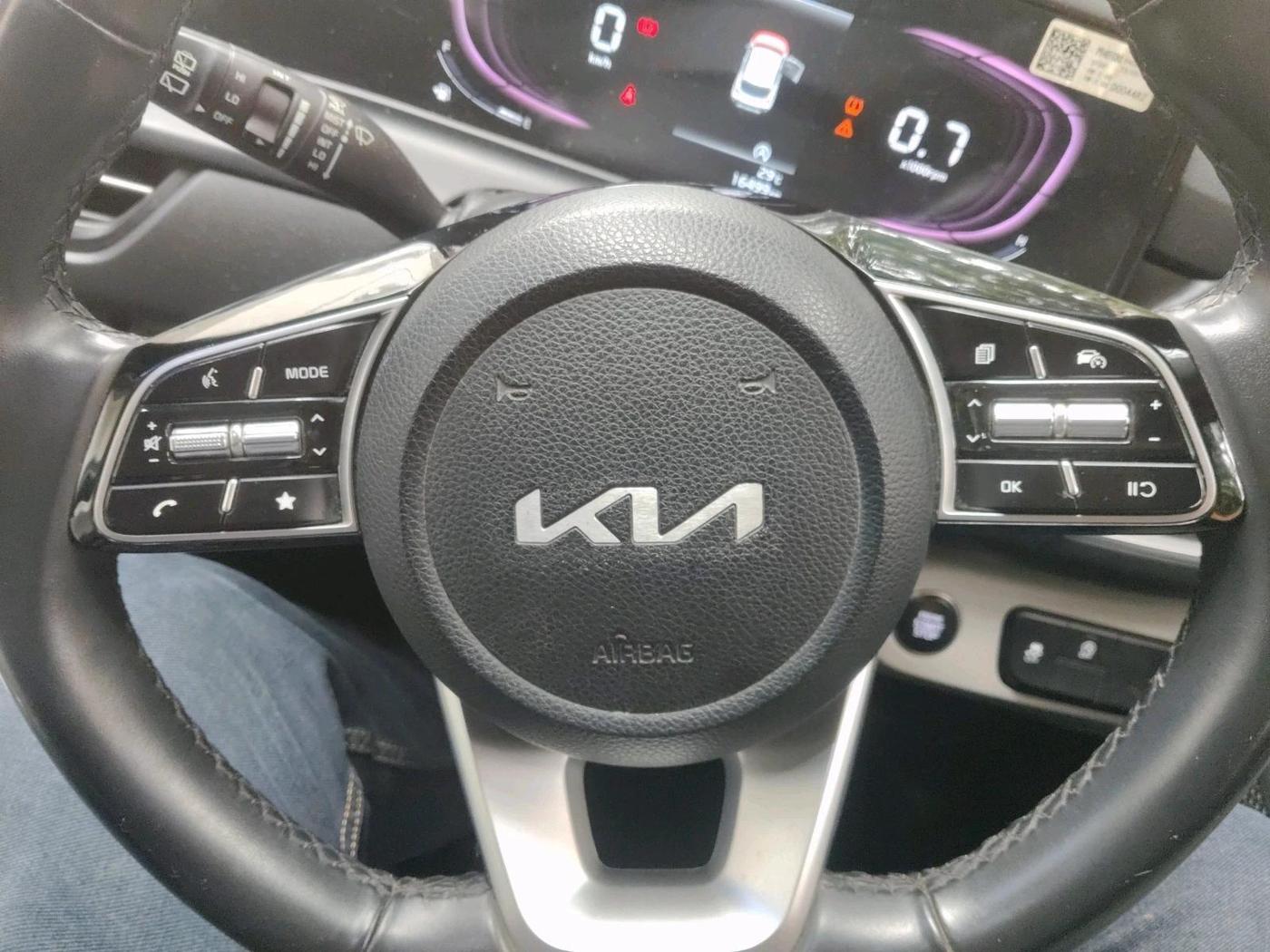2023 KIA SELTOS  HTX 1.5 PETROL MT, Petrol, Manual, 16,499 km, interior