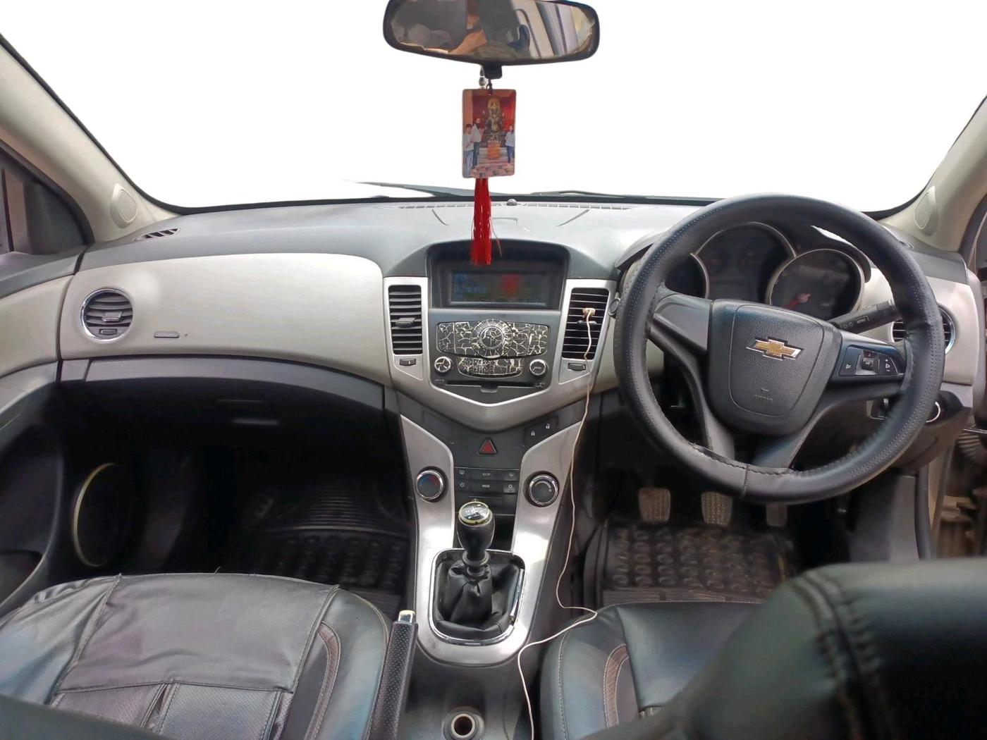 2011 Chevrolet Cruze LT, Diesel, Manual, 1,10,393 km, interior