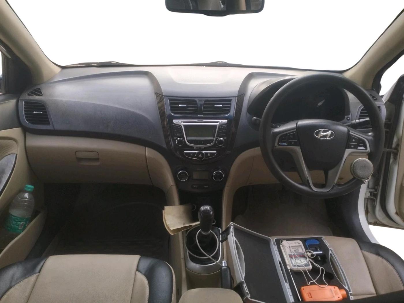 2012 Hyundai Verna FLUIDIC 1.6 CRDI EX, Diesel, Manual, 84,112 km, interior