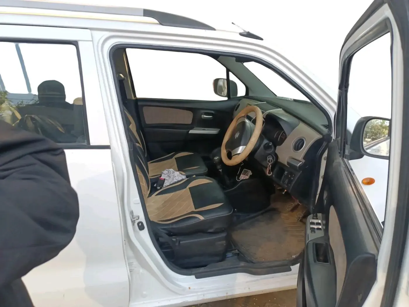 2015 Maruti Wagon R 1.0 VXI, CNG, Manual, 77,800 km, interior