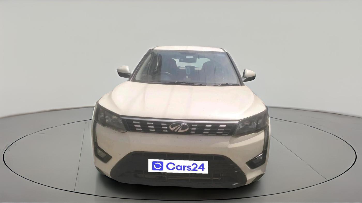 2021 Mahindra XUV300 W6 1.5 Diesel, Diesel, Manual, 70,204 km, exterior