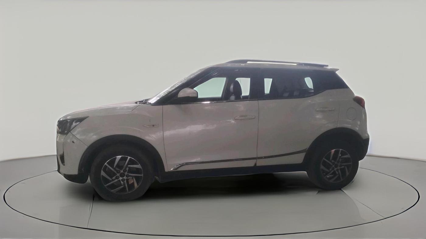 2021 Mahindra XUV300 W6 1.5 Diesel, Diesel, Manual, 70,204 km, exterior