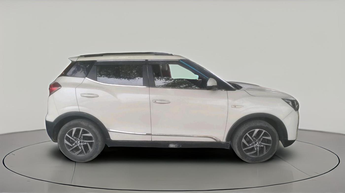 2021 Mahindra XUV300 W6 1.5 Diesel, Diesel, Manual, 70,204 km, exterior