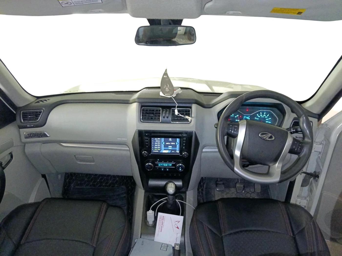 2015 Mahindra Scorpio S10, Diesel, Manual, 1,52,217 km, interior