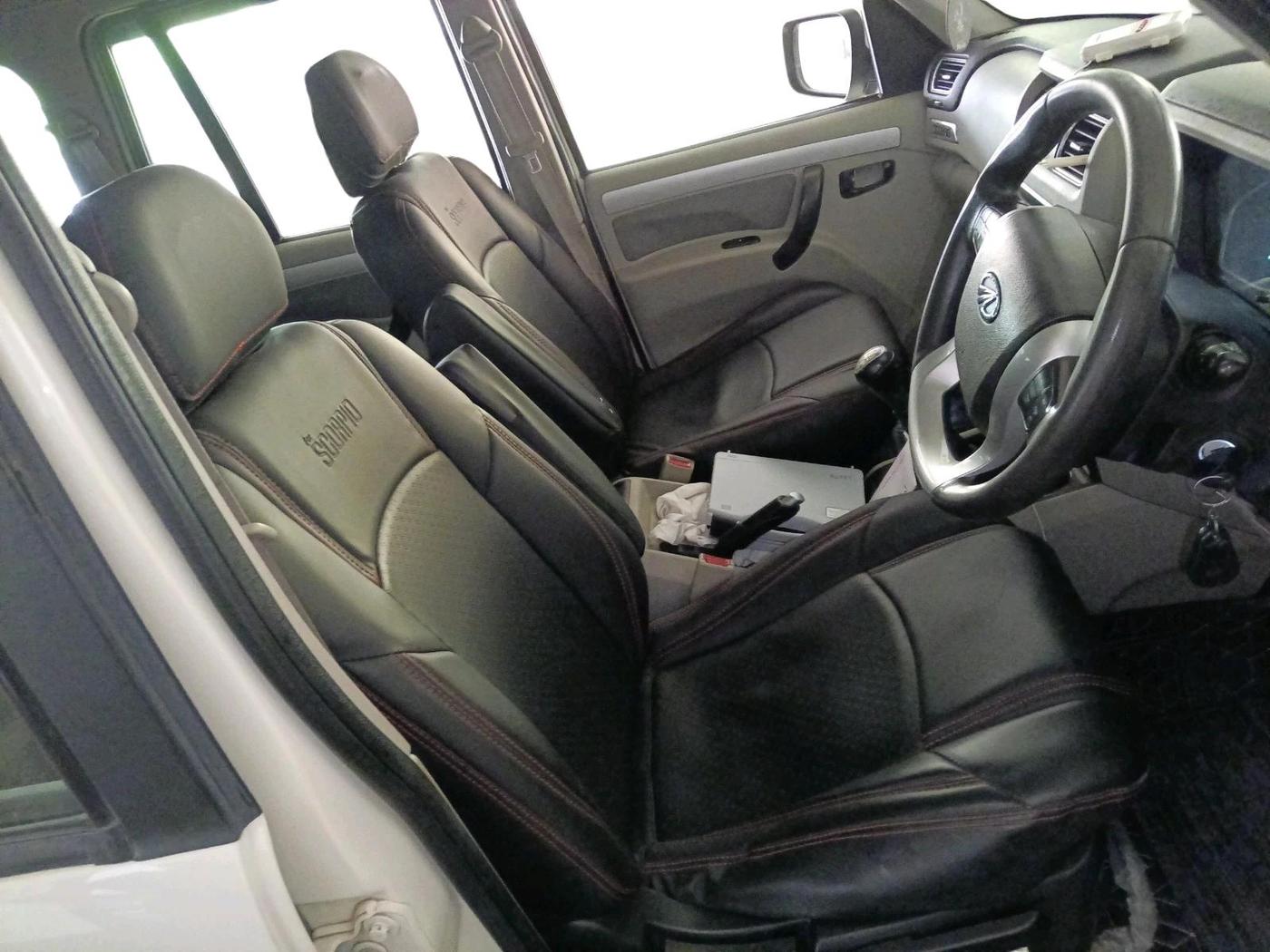 2015 Mahindra Scorpio S10, Diesel, Manual, 1,52,217 km, interior