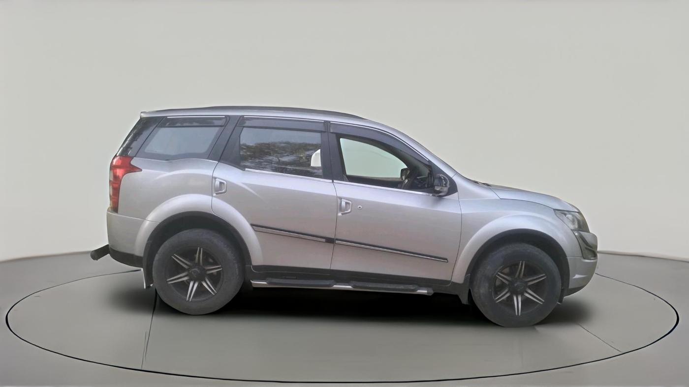2015 Mahindra XUV500 W4, Diesel, Manual, 77,708 km, exterior